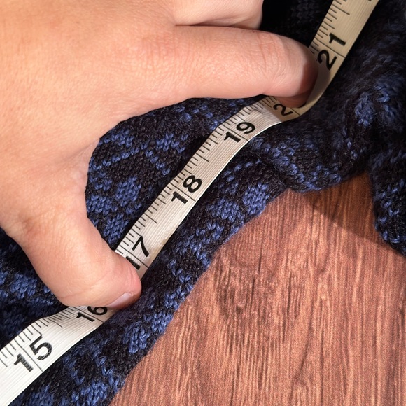 Dale of Norway | Cardigan Sweater - Floral Wool - Picture 11 of 12